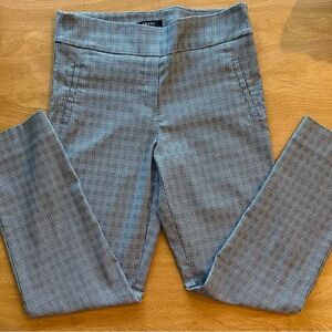 Glen check ankle pants.